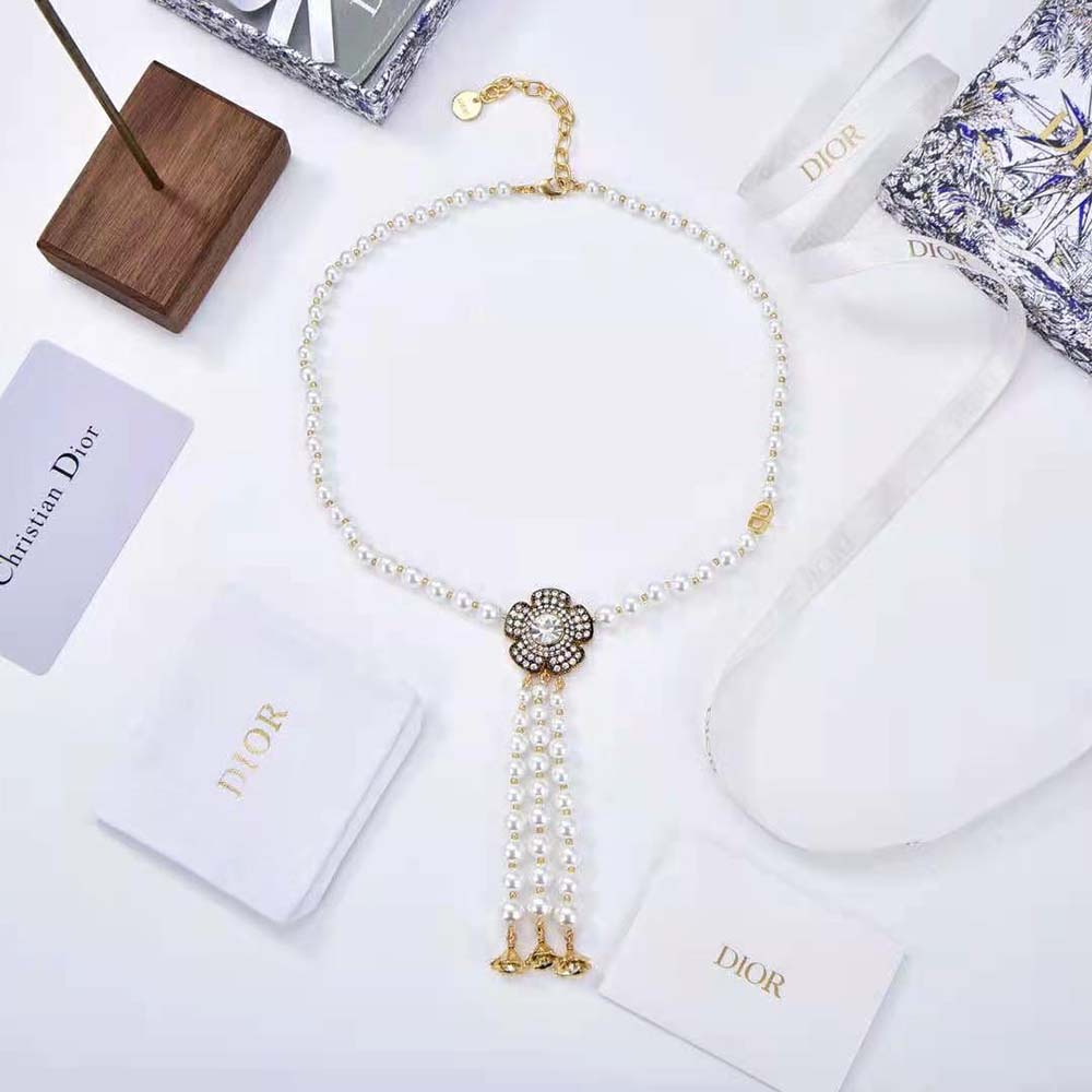 Dior Women Jardin Enchanté Necklace showcasing adjustable chain and clasp