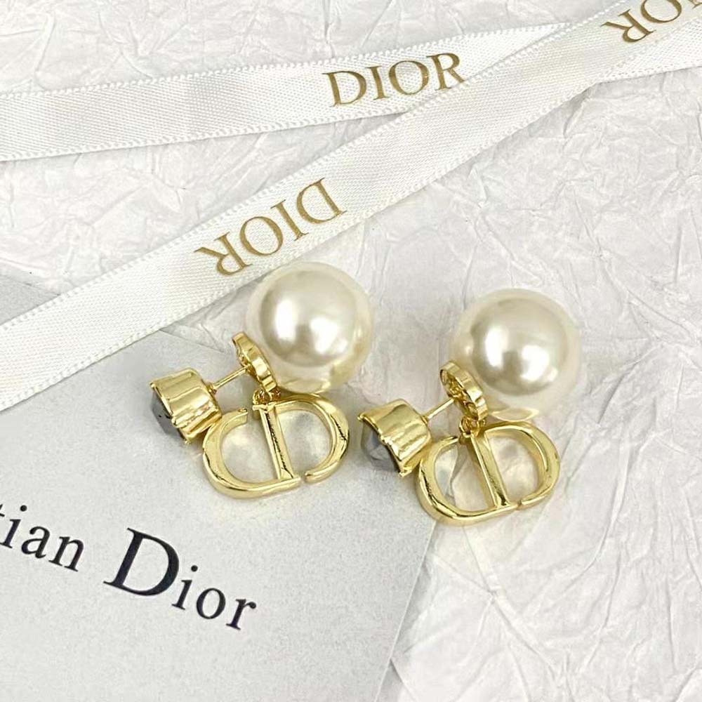 Close-up of hematite-colored crystals on Dior Women Tribales Earrings
