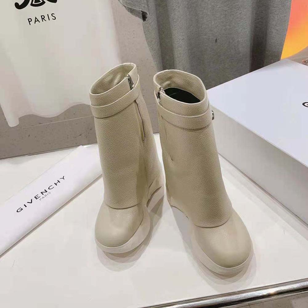 Givenchy Women Shark Lock Biker Ankle Boots in Grained Leather-Beige - image 6