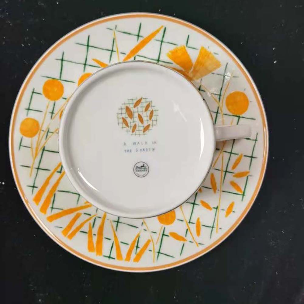 Hermes Unisex A Walk in the Garden Tea Cup and Saucer - image 4