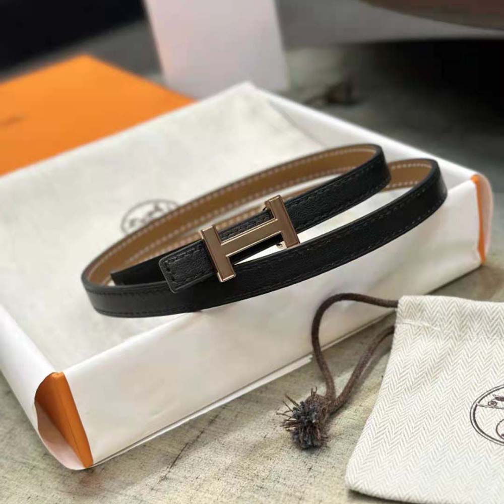 Side view of Hermes Women Focus Belt Buckle reversible leather strap