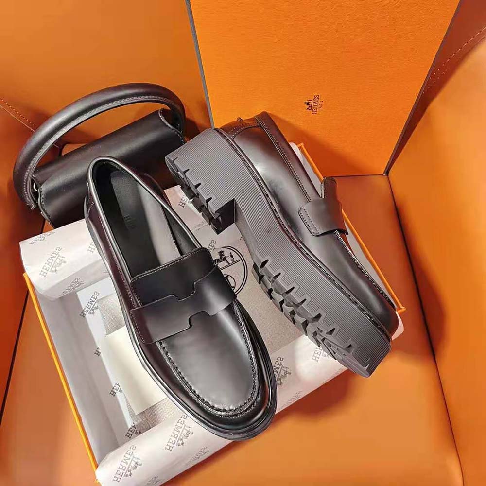 Hermes Women Hitch Loafer in Glazed Calfskin-Black - image 8