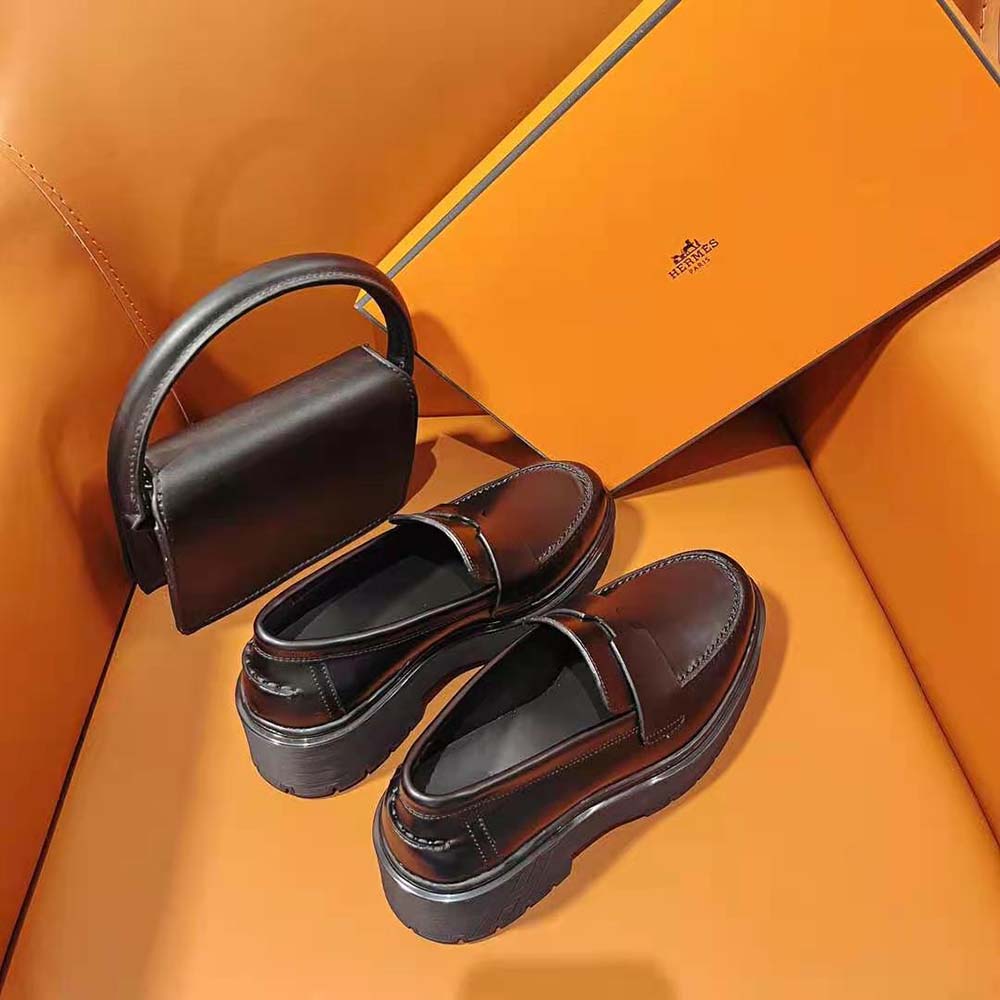 Hermes Women Hitch Loafer in Glazed Calfskin-Black - image 6