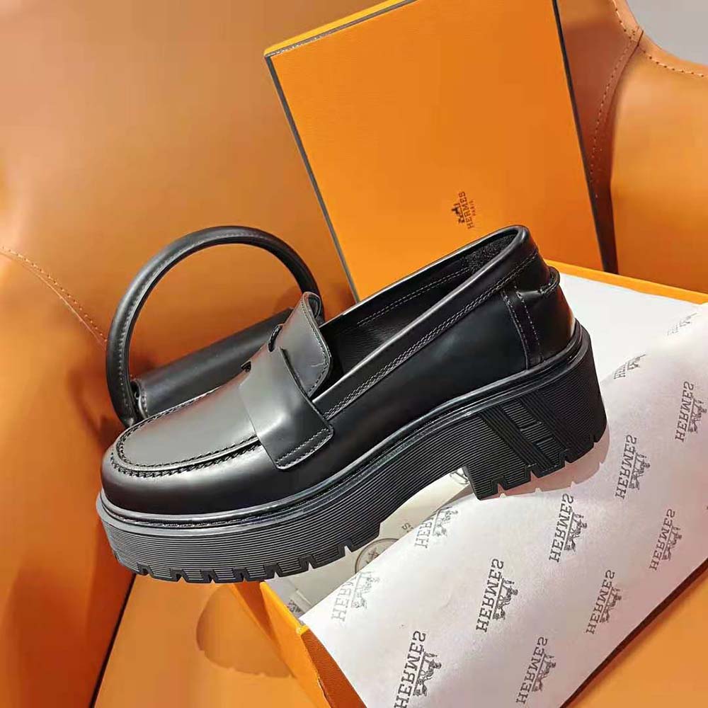 Hermes Women Hitch Loafer in Glazed Calfskin-Black - image 7