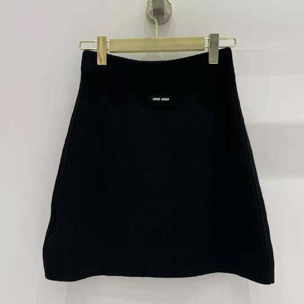 Side angle showing silhouette of Miu Miu Women Wool Miniskirt