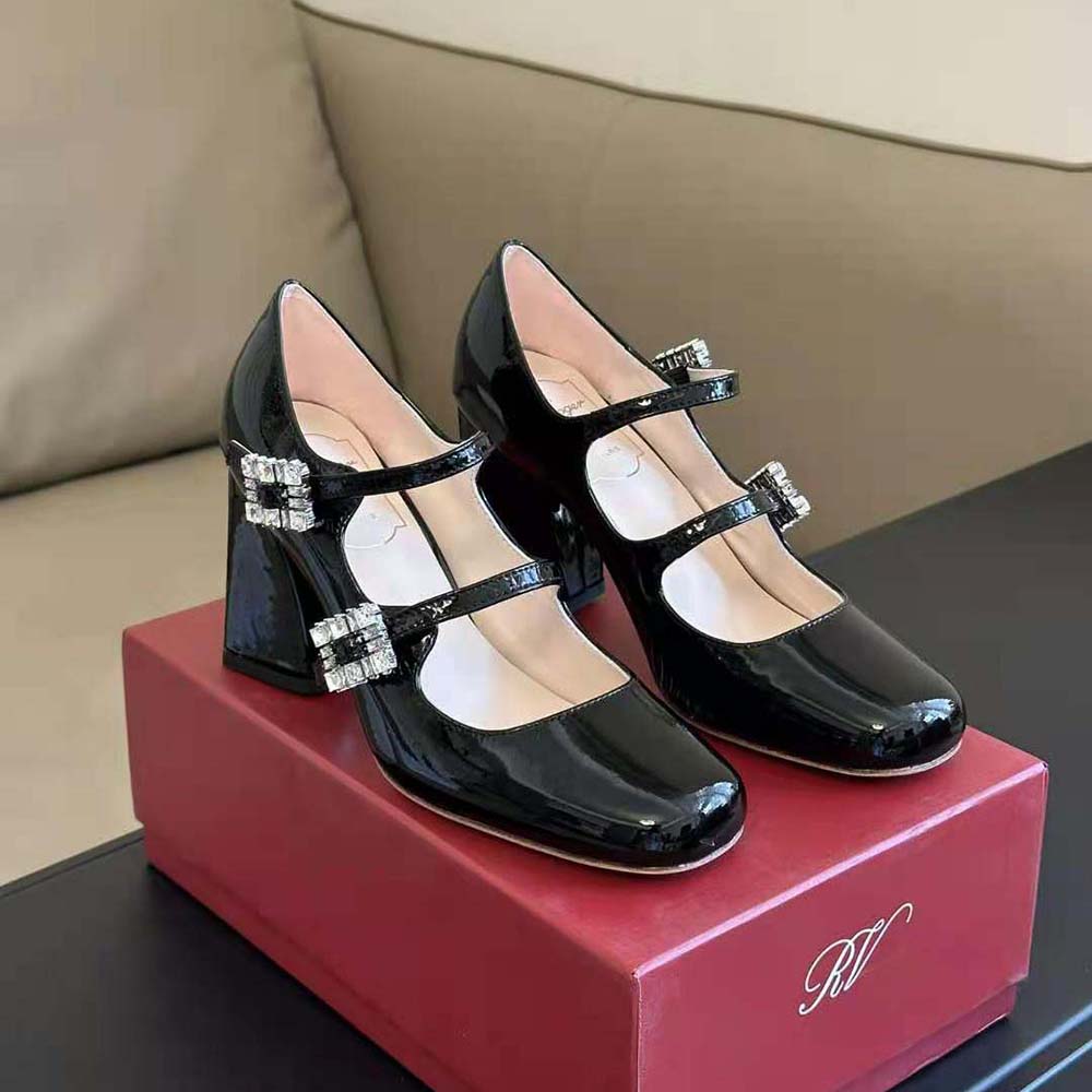 Overhead view showing glossy patent leather and silhouette of Roger Vivier Mini Babies Pumps