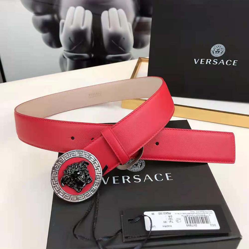 Side angle showing reversible leather finish on Versace Men Medusa Biggie Reversible Leather Belt-Red