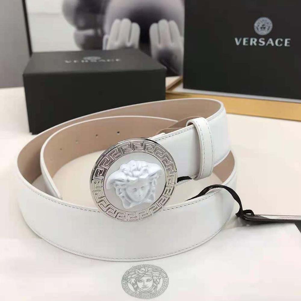 Side angle showing reversible white and black leather on Versace Men Medusa Biggie Reversible Leather Belt-White