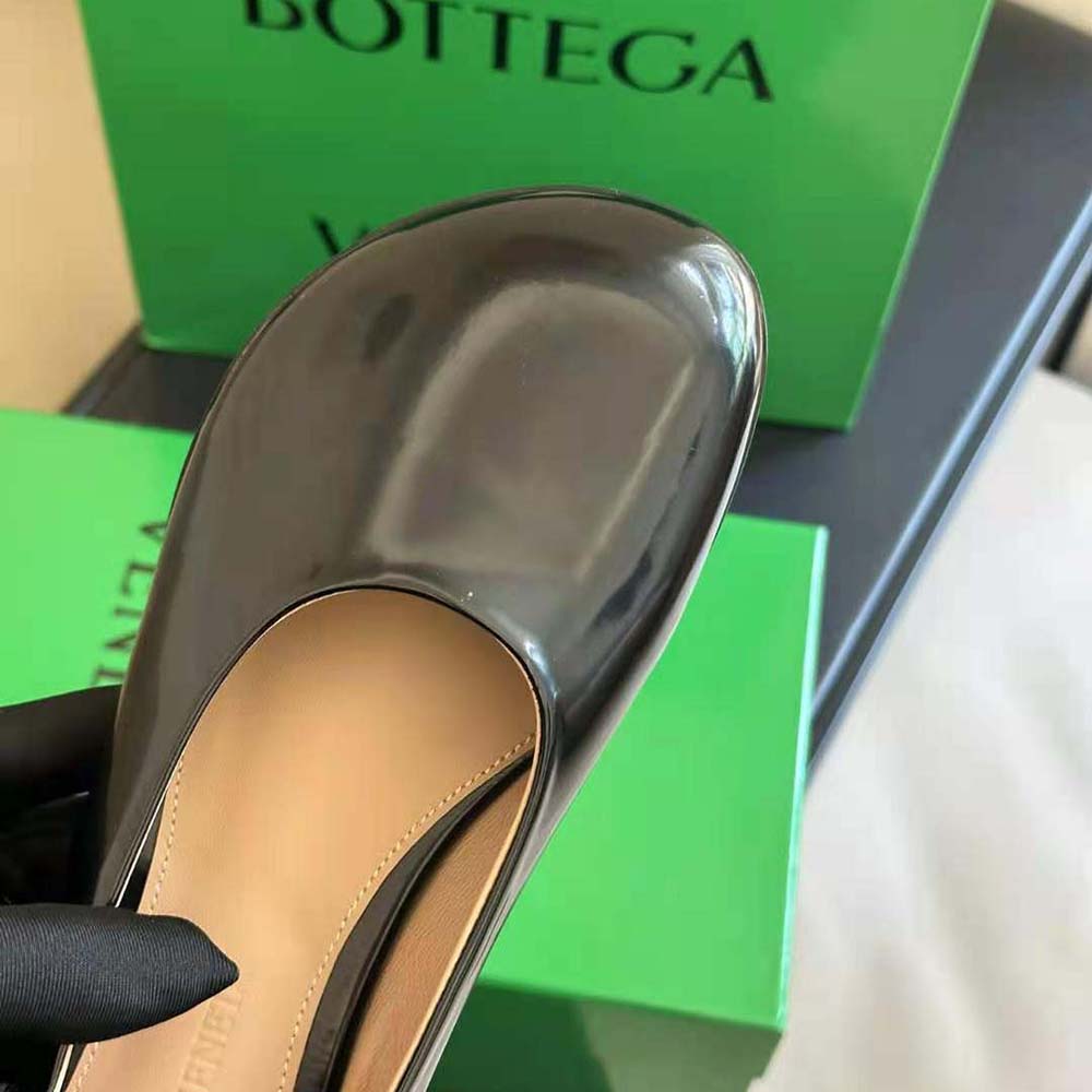 Bottega Veneta Women Atomic Ballerina Flat-Black - image 6