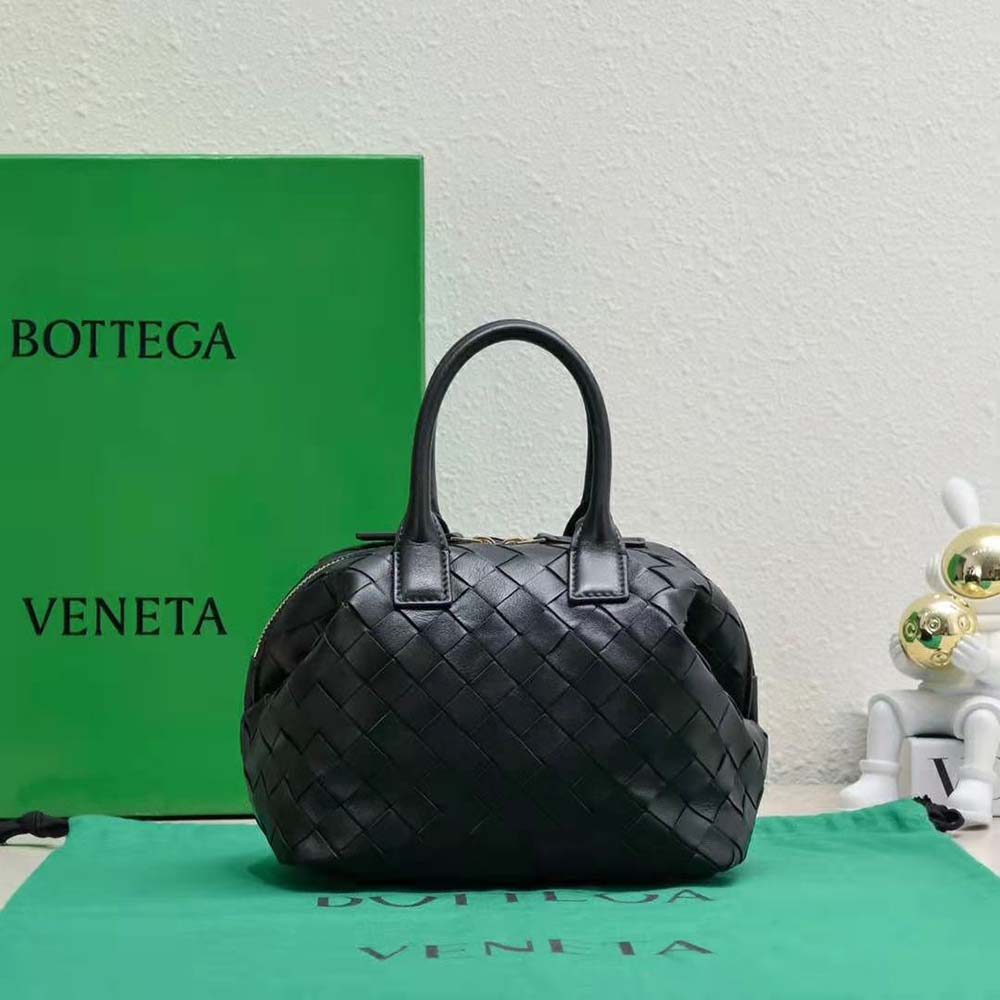 Close-up of intrecciato nappa leather texture on Bottega Veneta Mini Bauletto