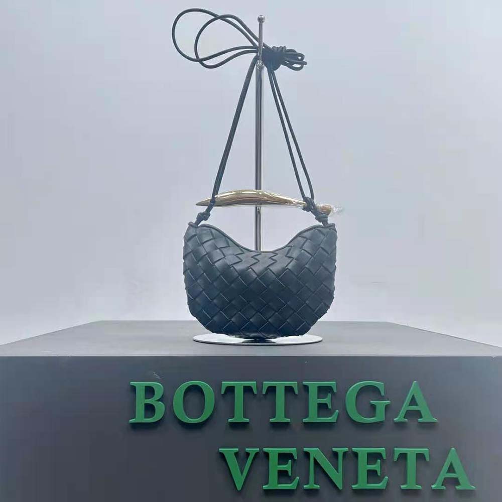 Close-up of intrecciato weave on Bottega Veneta Women Mini Sardine