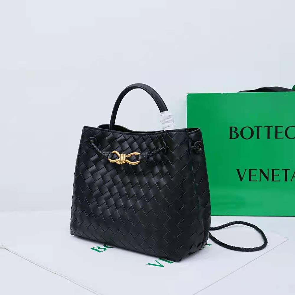 Close-up of lambskin leather texture on Bottega Veneta Women Small Andiamo bag