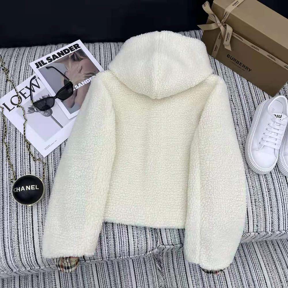Side profile showing silhouette of Burberry Men EKD Fleece Hooded Jacket-White