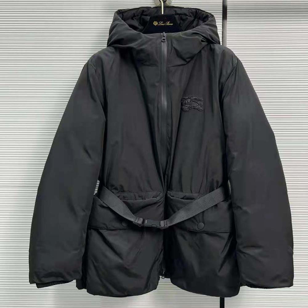 Close-up of signature Burberry check lining inside the Men EKD Hooded Jacket-Black