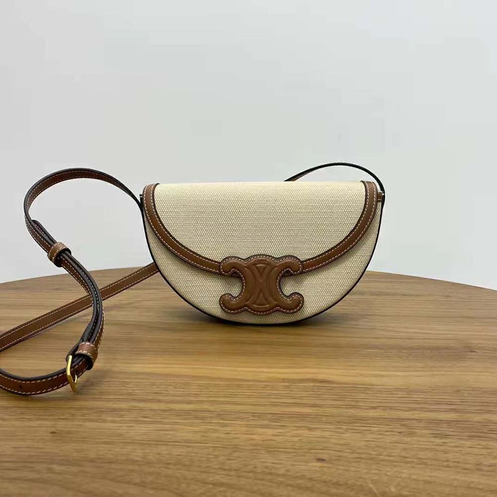 Close-up of gold-tone Triomphe hardware on Celine Women Besace Cuir Triomphe