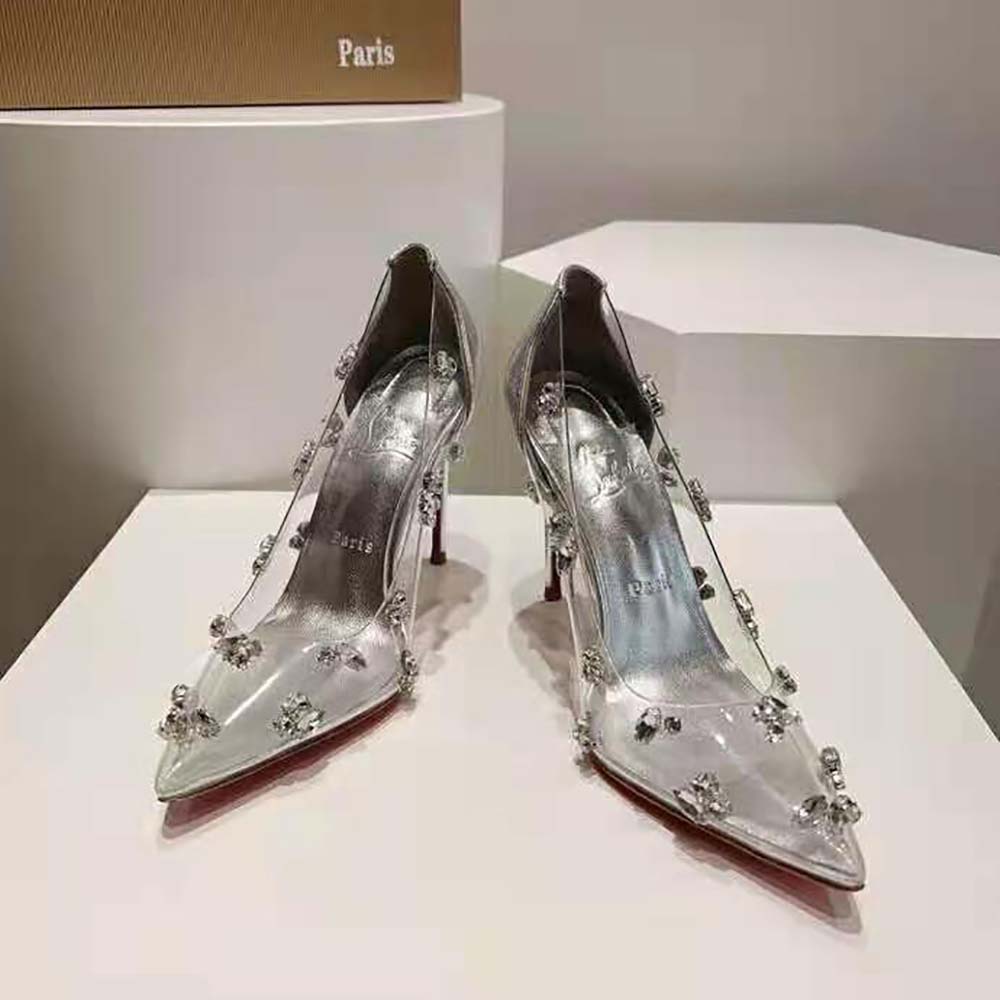 Close-up of silver iridescent nappa leather and transparent PVC on Degraqueen Pump