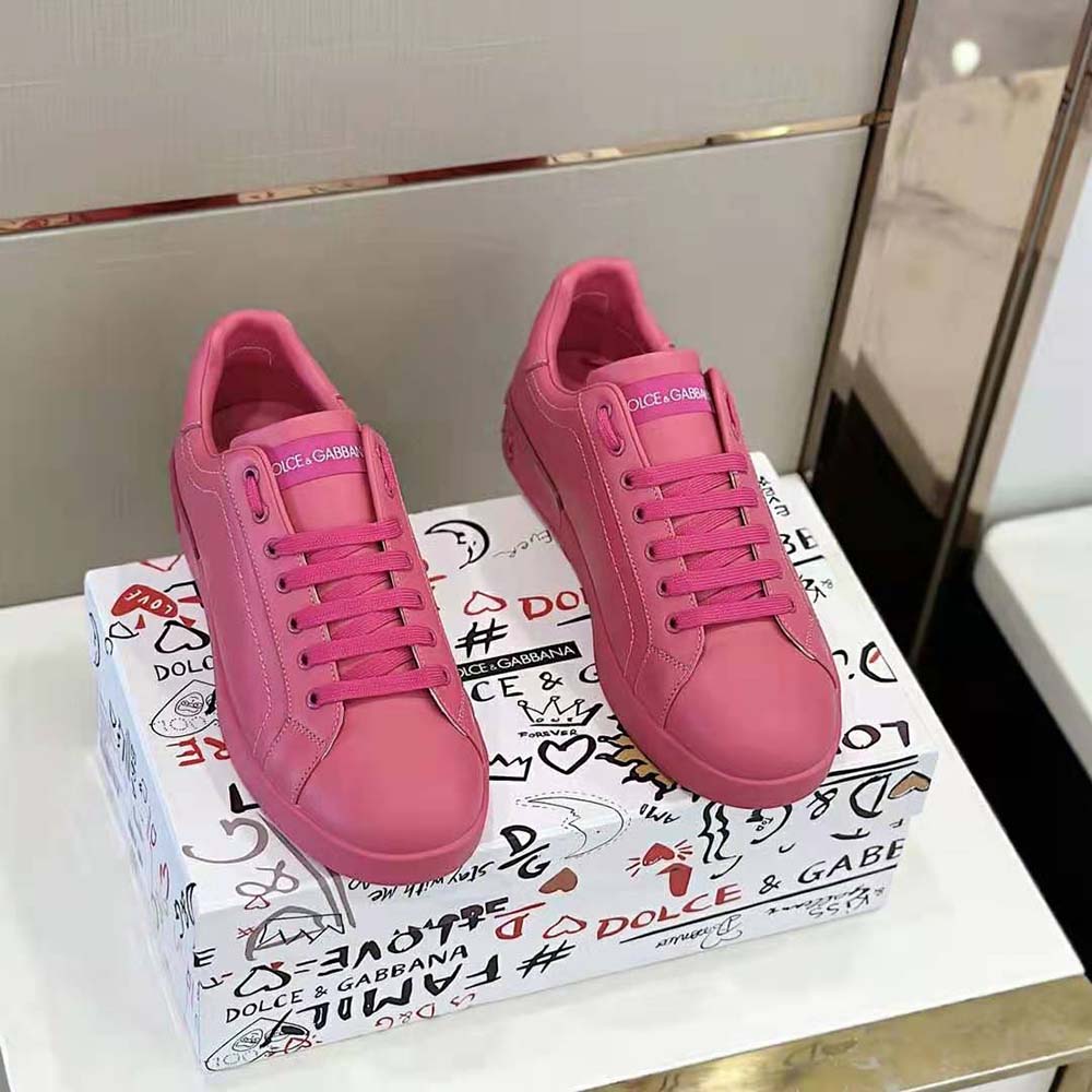 Close-up on lace and signature D&G logo hardware, Portofino Sneakers-Rose