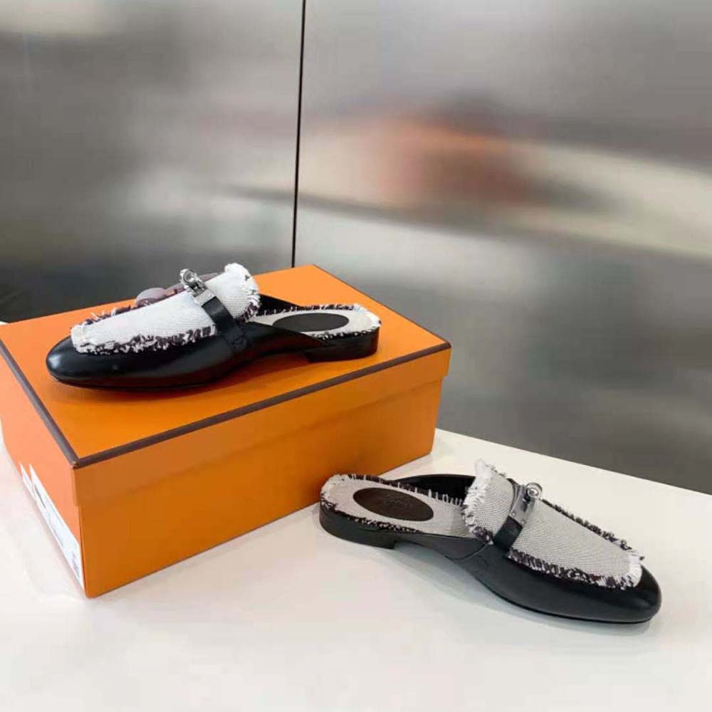 Hermes Women OZ Mule in Calfskin Leather-Black - image 6