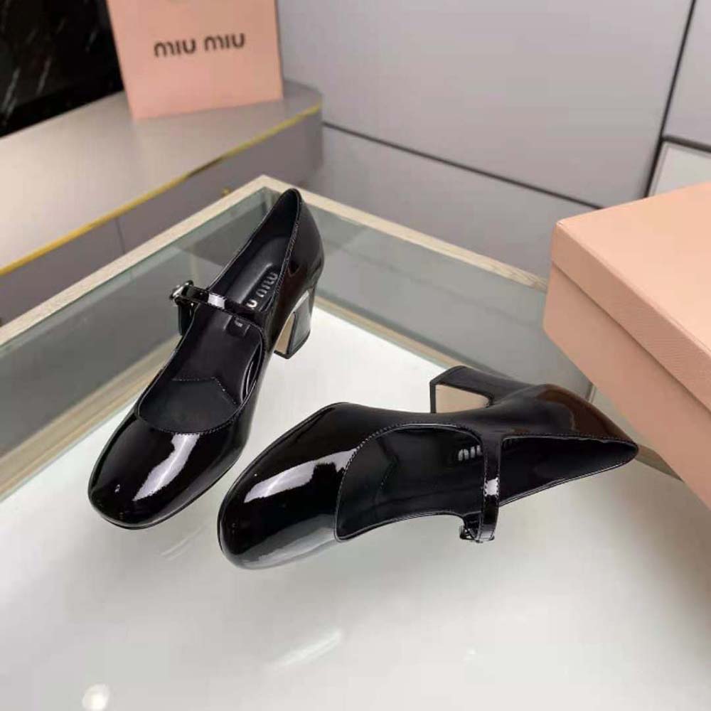 Miu Miu Women Patent Leather Pumps with Metal Lettering Logo-Black - image 6