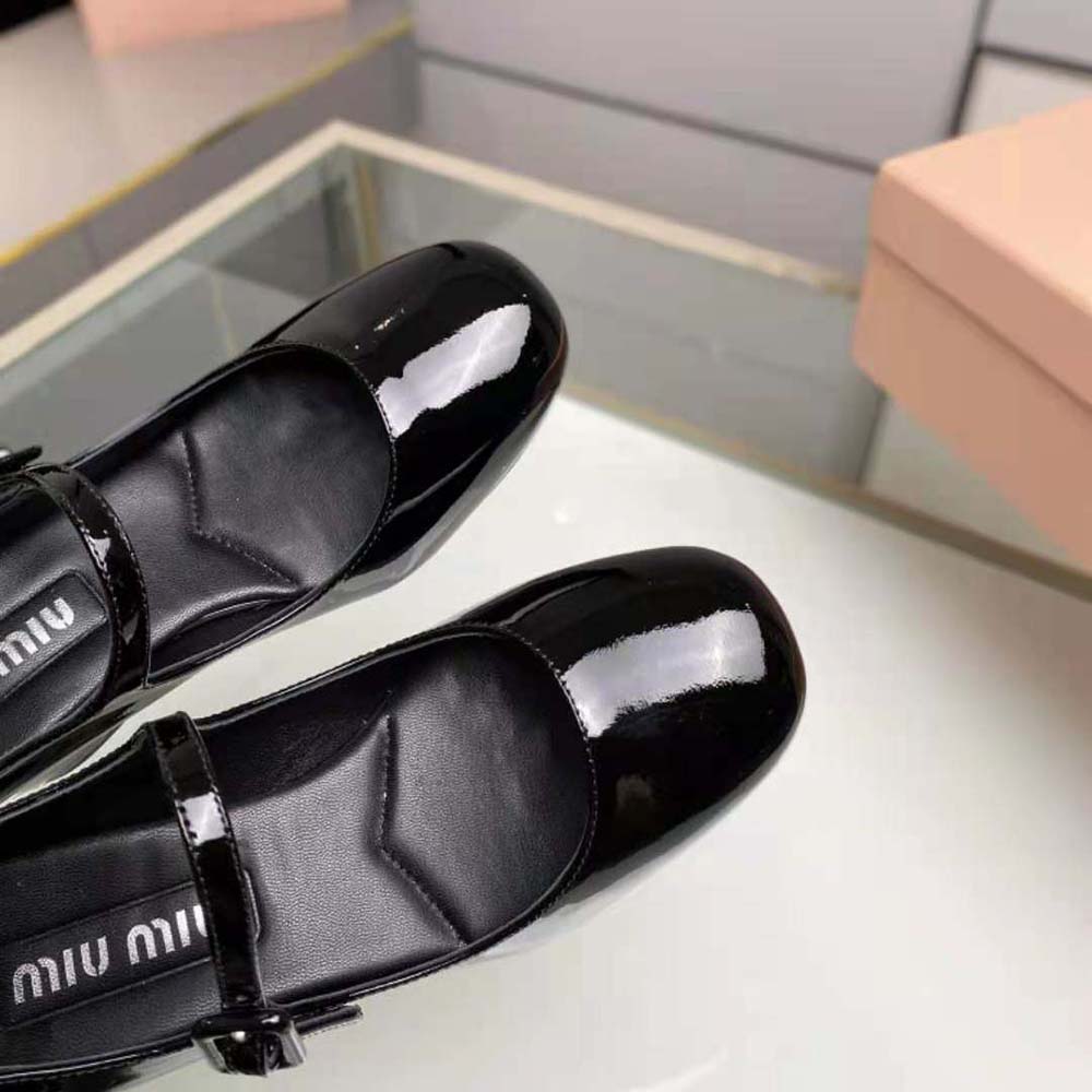 Miu Miu Women Patent Leather Pumps with Metal Lettering Logo-Black - image 8