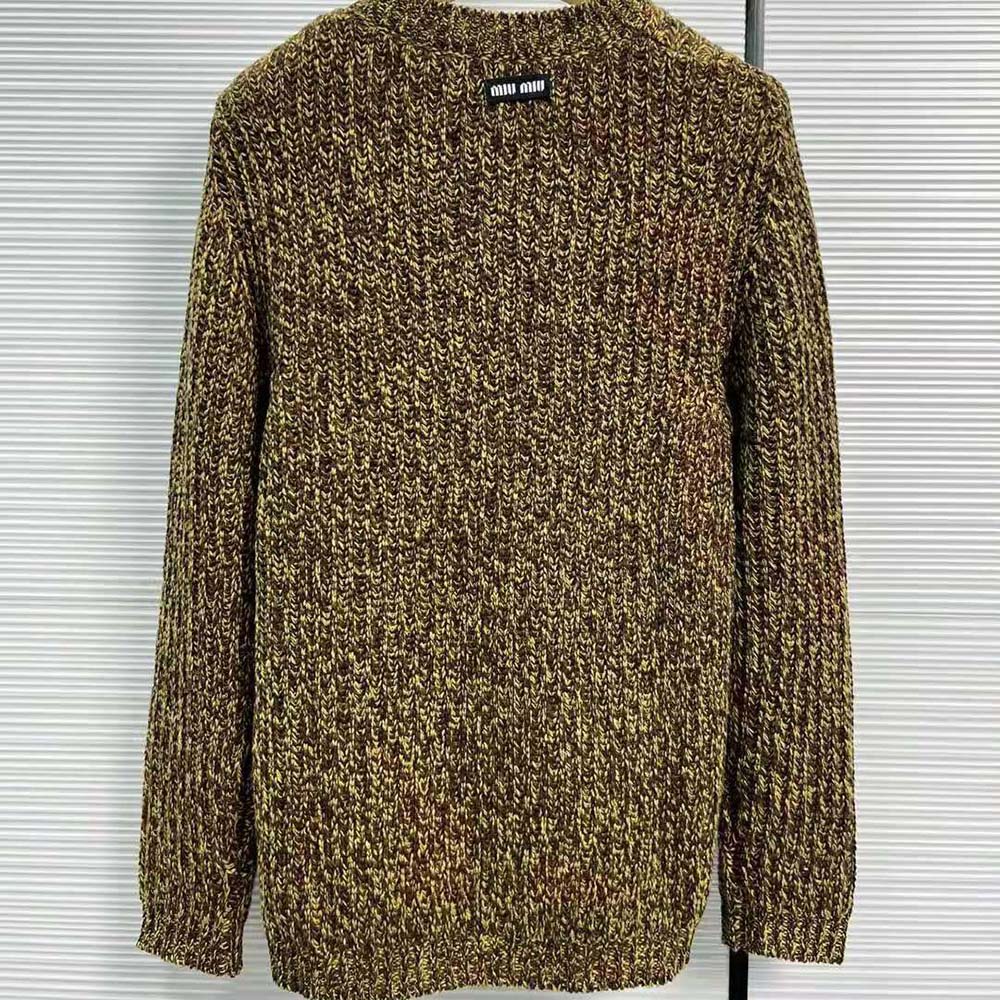 Side angle showing silhouette of Miu Miu Women Wool and Cashmere Sweater with Knit Logo Patch-Green