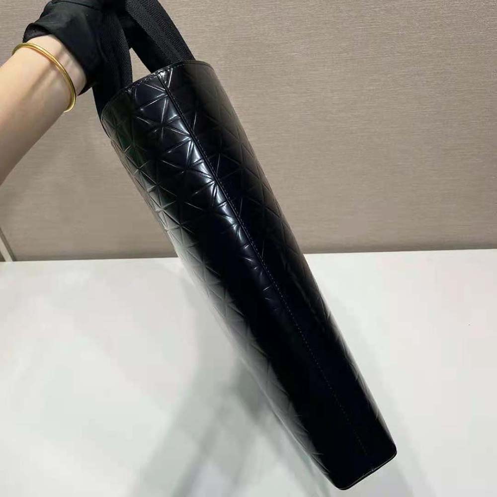 Prada Men Brushed Leather Tote Bag with Water Bottle-Black - image 7