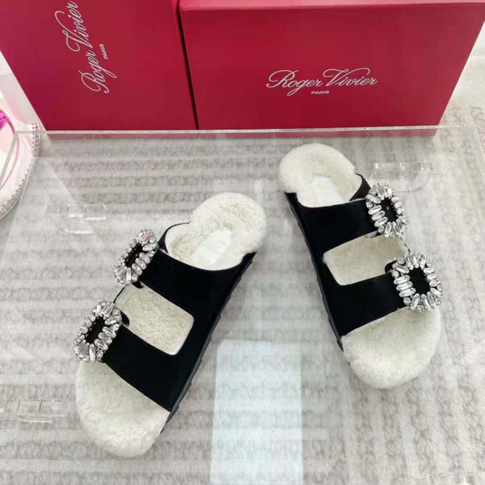 Top view showing fur lining on Roger Vivier Women Slidy Viv’ mules