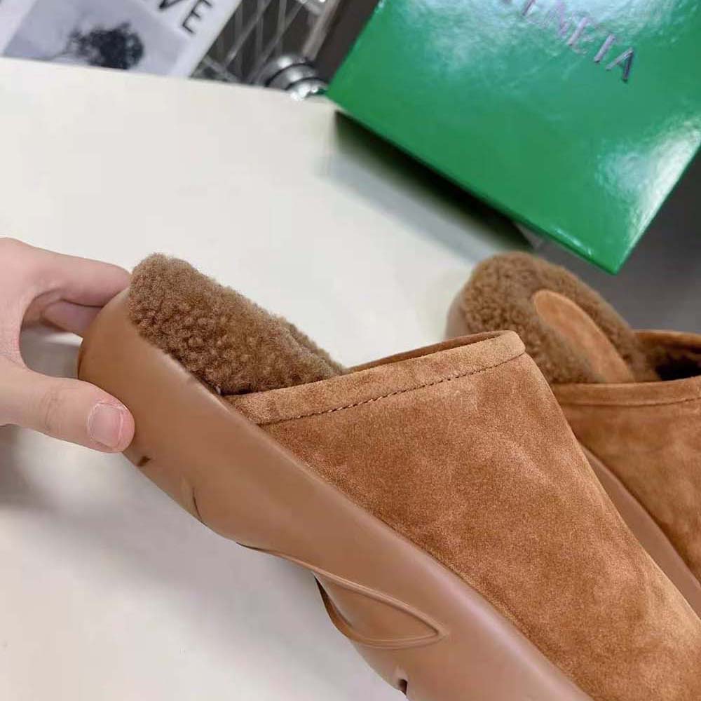 Bottega Veneta Unisex Snap Slipper in Shearling Calfskin-Brown - image 10