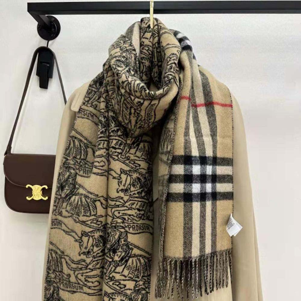 Detail of signature check pattern on Burberry Unisex EKD Cashmere Reversible Scarf