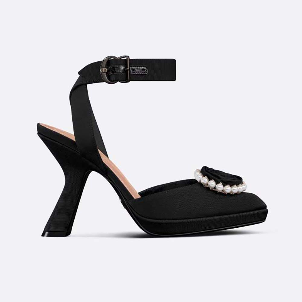 Front view of Dior Women Dior Rose Pump Black Grosgrain and White Resin Pearls