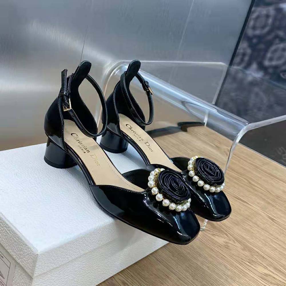 Side profile showcasing heel height and silhouette of Dior Women Dior Rose Pump