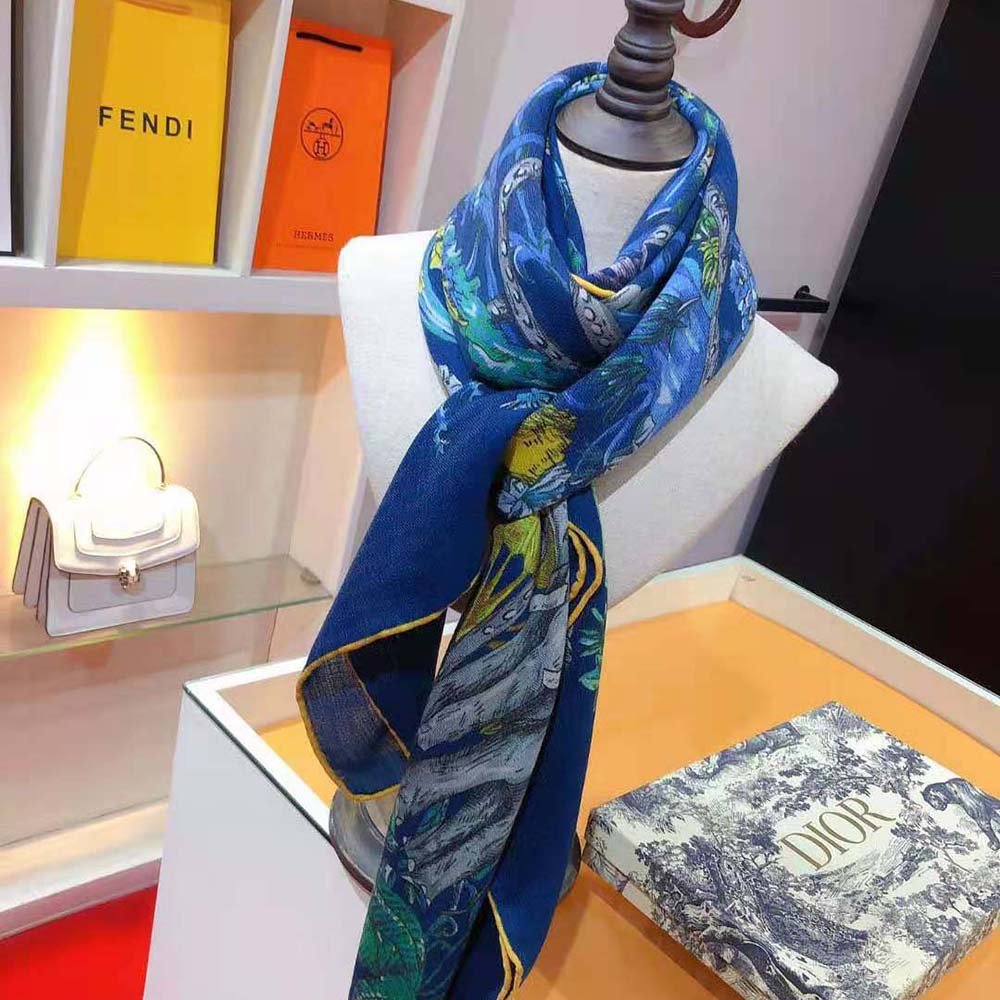 Detail of Dior star motif on Dior Women Etoile De Voyage scarf corner