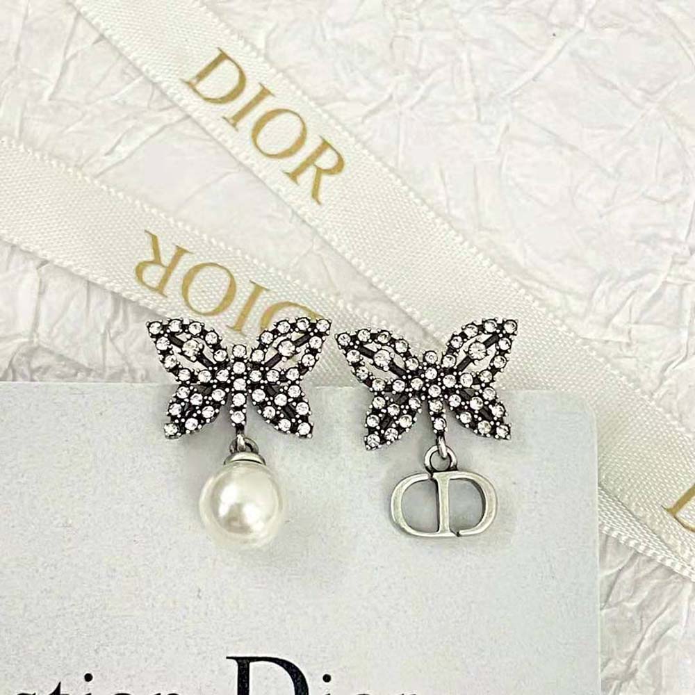Close-up of butterfly detail on Dior Women Papillon De Nuit Earrings
