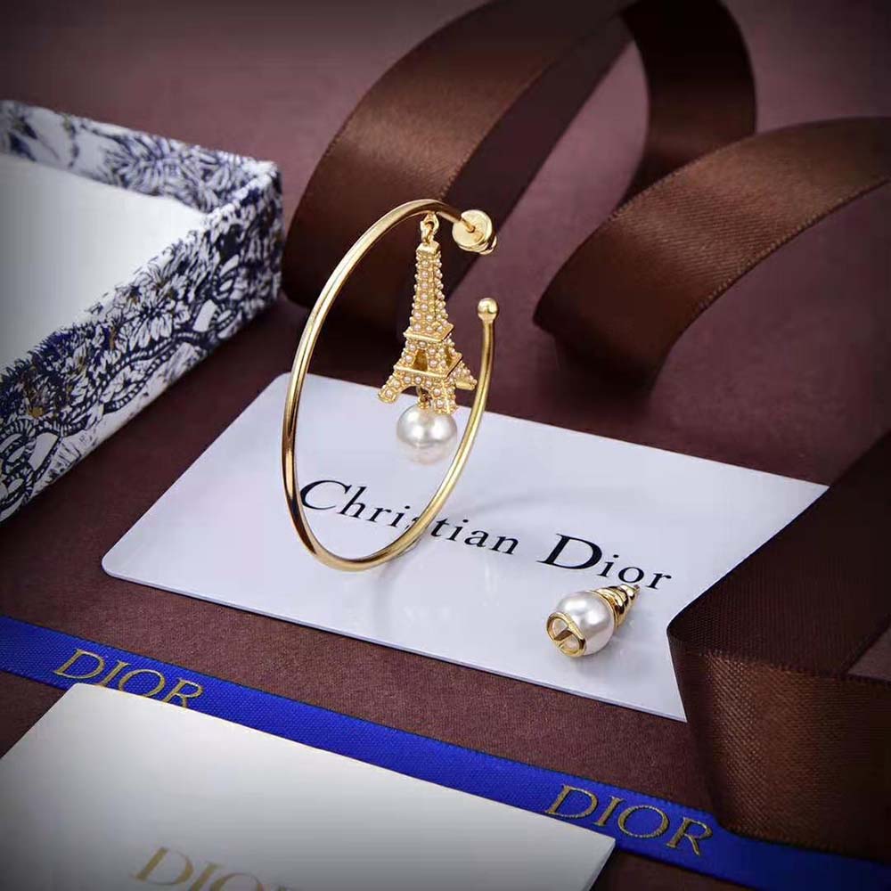 Side view of Dior Women Plan De Paris Earrings highlighting silhouette and clasp