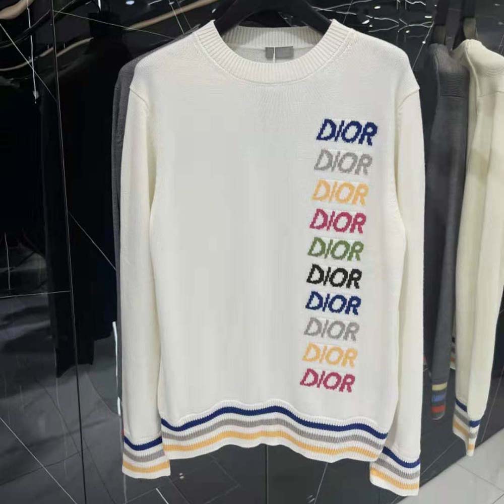 Close-up of intarsia pattern detail on Dior Men Sweater Beige Wool and Cashmere Intarsia