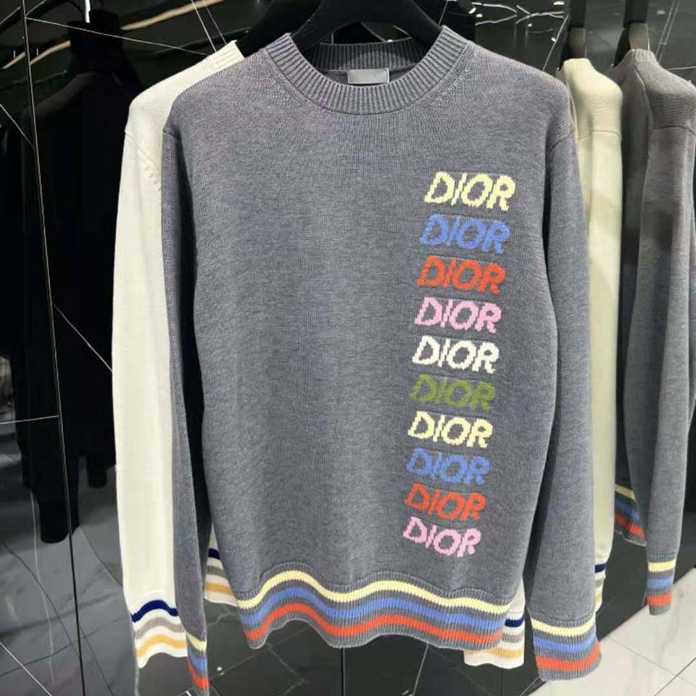 Close-up of intarsia detail on Dior Men Sweater Gray Wool and Cashmere Intarsia