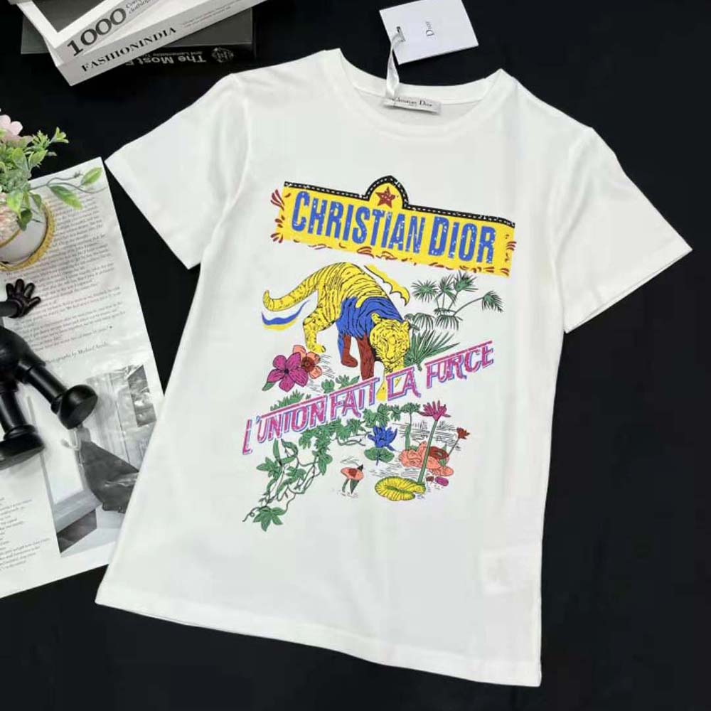 Close-up of embroidered multicolor tiger motif on Dior Women T-shirt