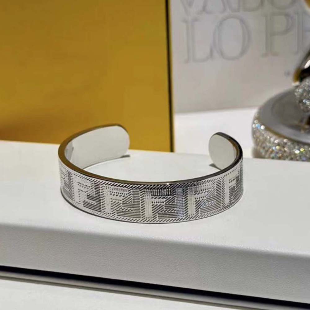 Side profile of Fendi Men Shadow Bracelet Silver-color Metal showing silhouette