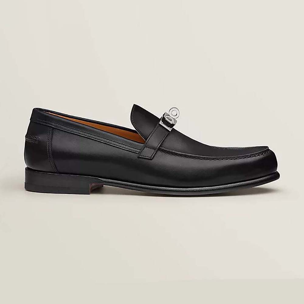 Side profile of Hermes Men Gregoire Loafer in Calfskin-Black showing silhouette