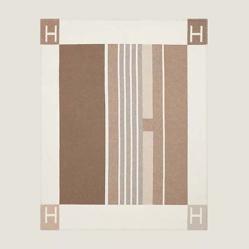 Close-up detail of Hermes Unisex Avalon Vibration Throw Blanket-Brown texture