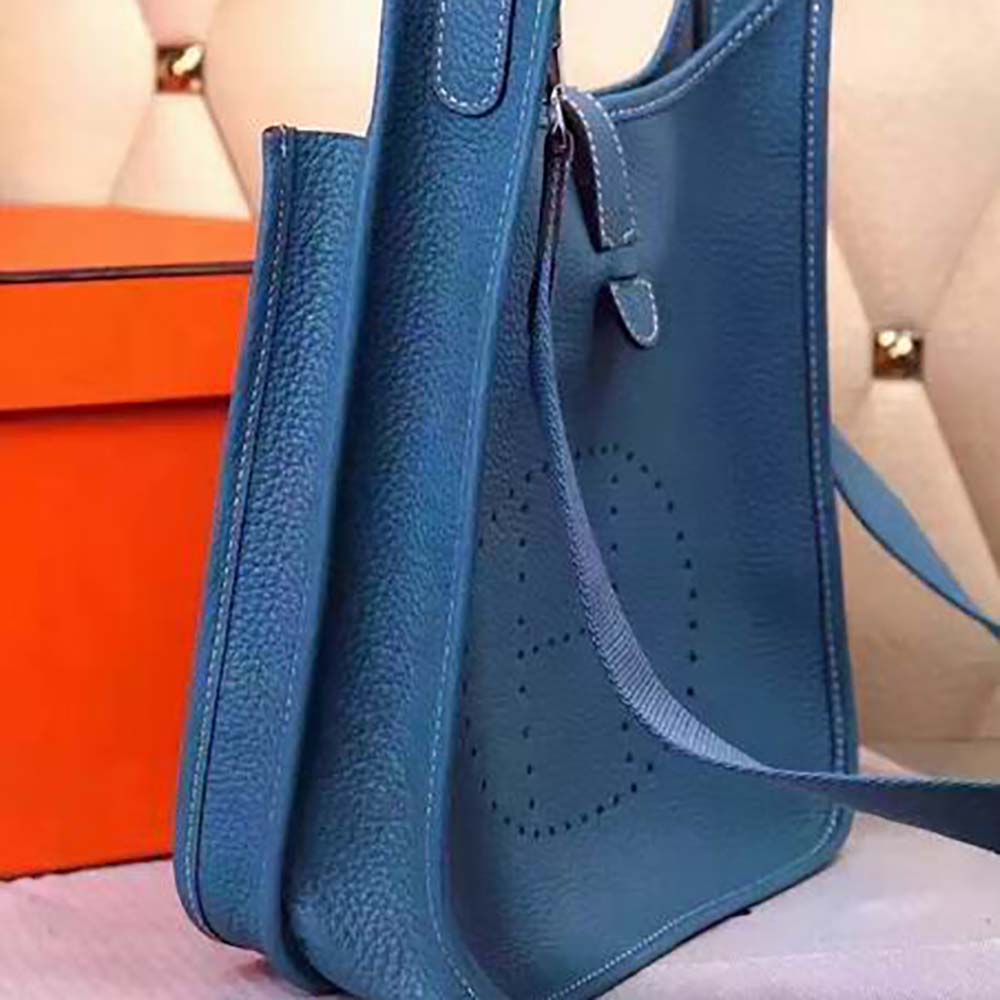 Hermes Women Evelyne 16 Shoulder Bag in Calfskin-Navy - image 4