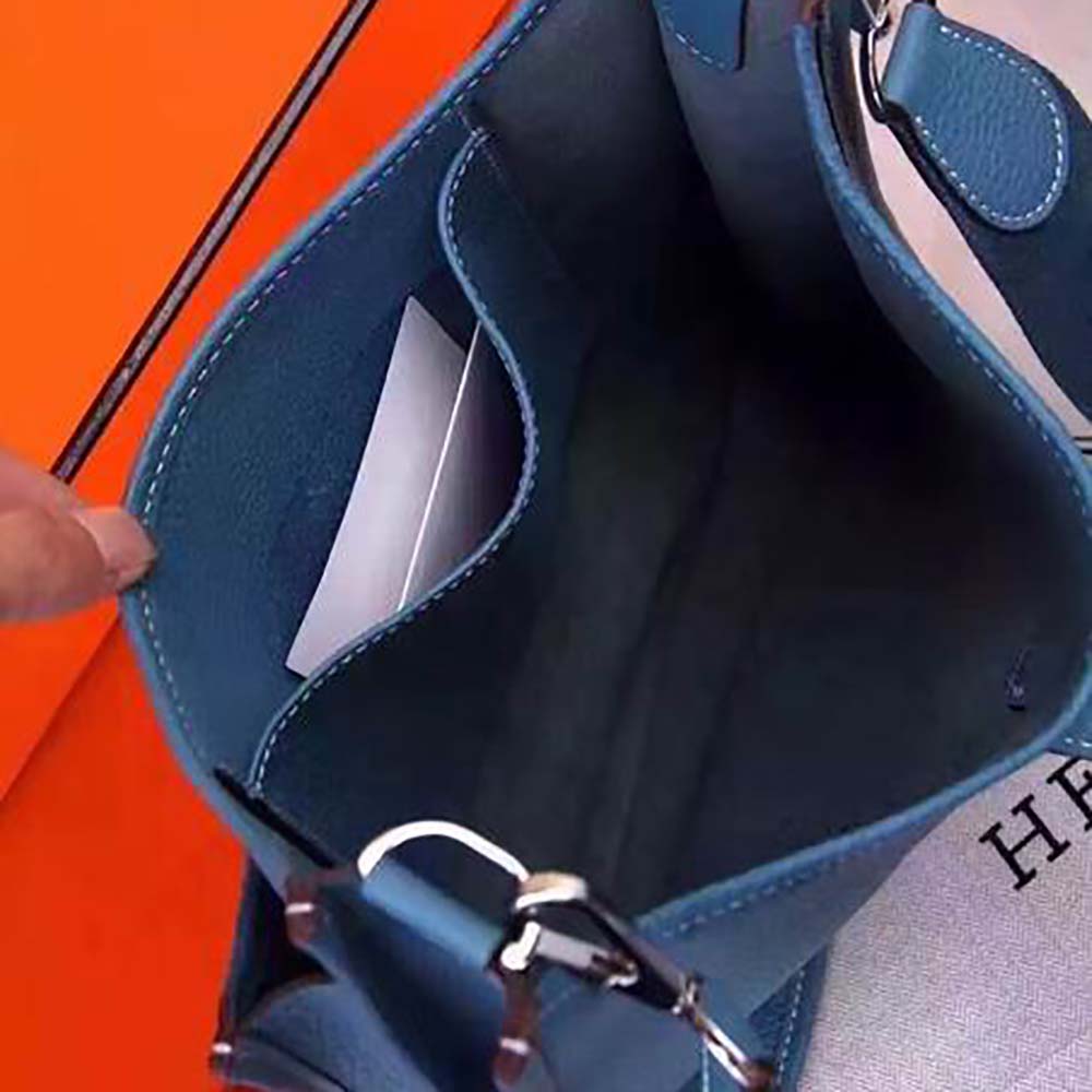 Hermes Women Evelyne 16 Shoulder Bag in Calfskin-Navy - image 7