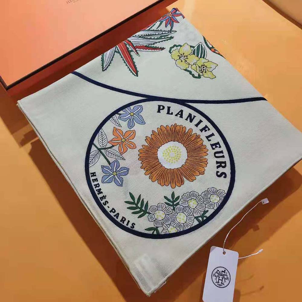 Hermes Women Planifleurs Scarf 90-White styled around neck on model