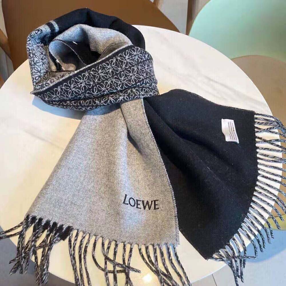 Texture detail showing fabric weave of Loewe Unisex Scarf in Wool and Cashmere-Black