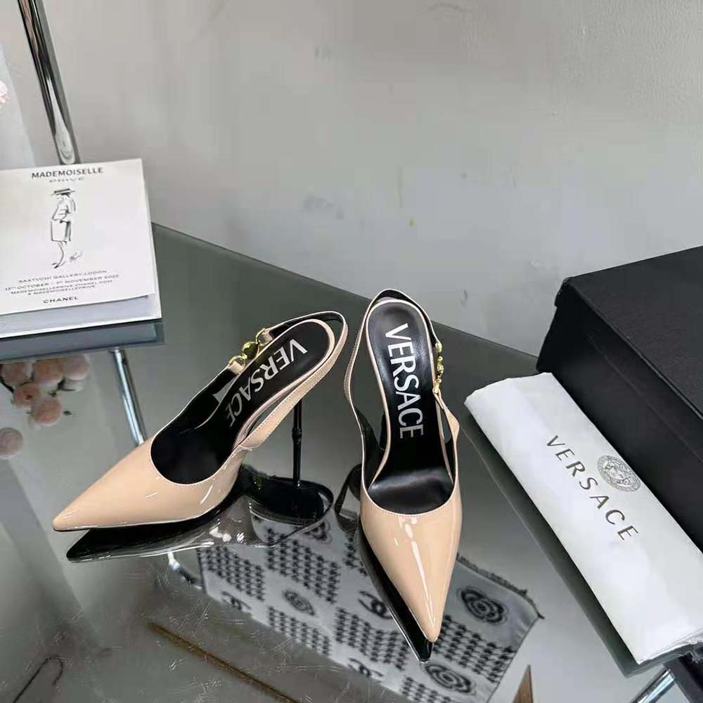 Top angle showing adjustable slingback strap on Versace Women Medusa ’95 Pumps