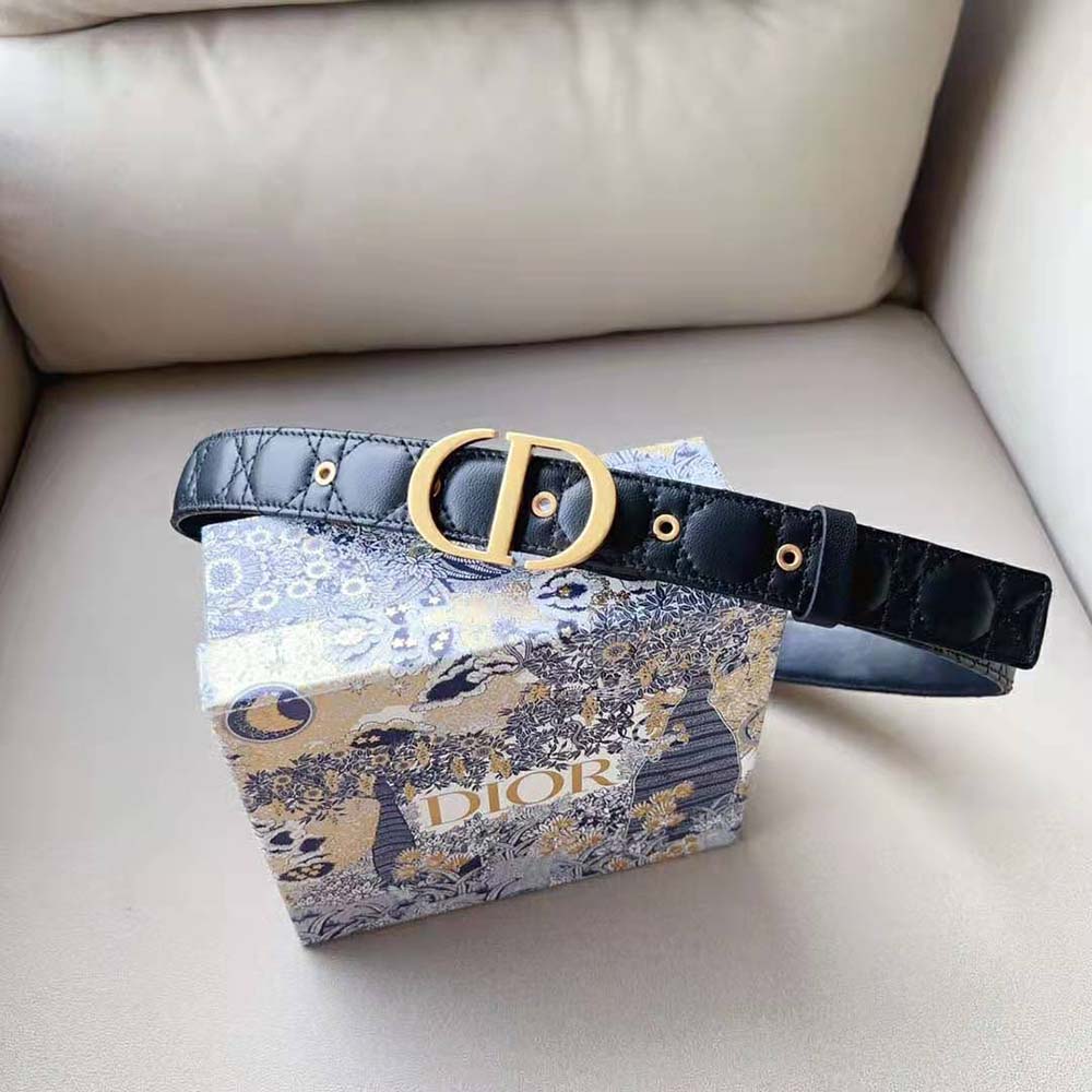 Side angle showing texture of black calfskin on Dior Women 30 Montaigne Belt