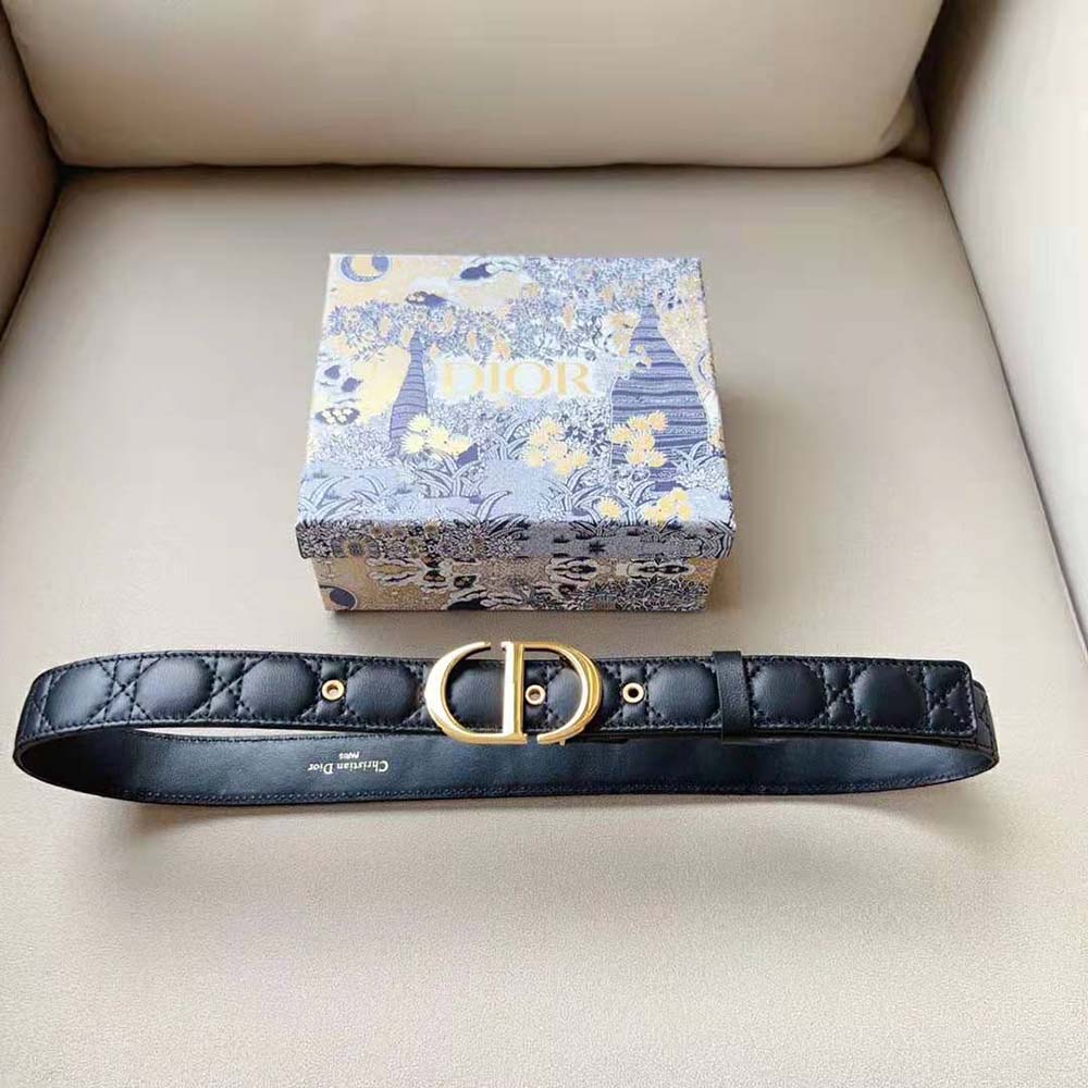 Close-up of gold buckle and Cannage stitching on Dior Women 30 Montaigne Belt