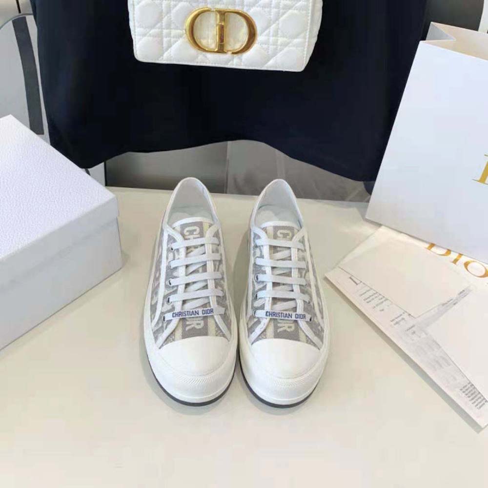Close-up of Dior Oblique embroidery detail on Dior Women Walk’n’dior Platform Sneaker