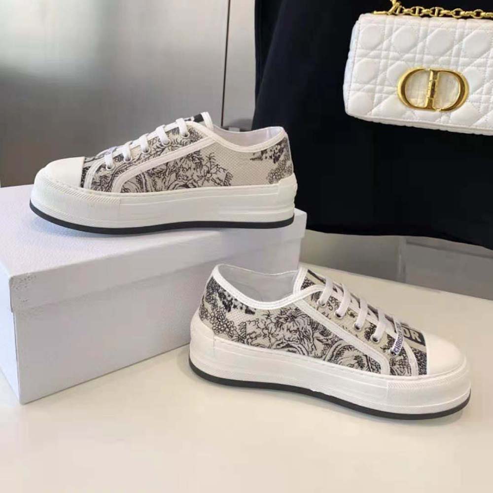 Dior Women Walk’n’dior Platform Sneaker White Embroidered Cotton with Blue Toile de Jouy Motif - image 5