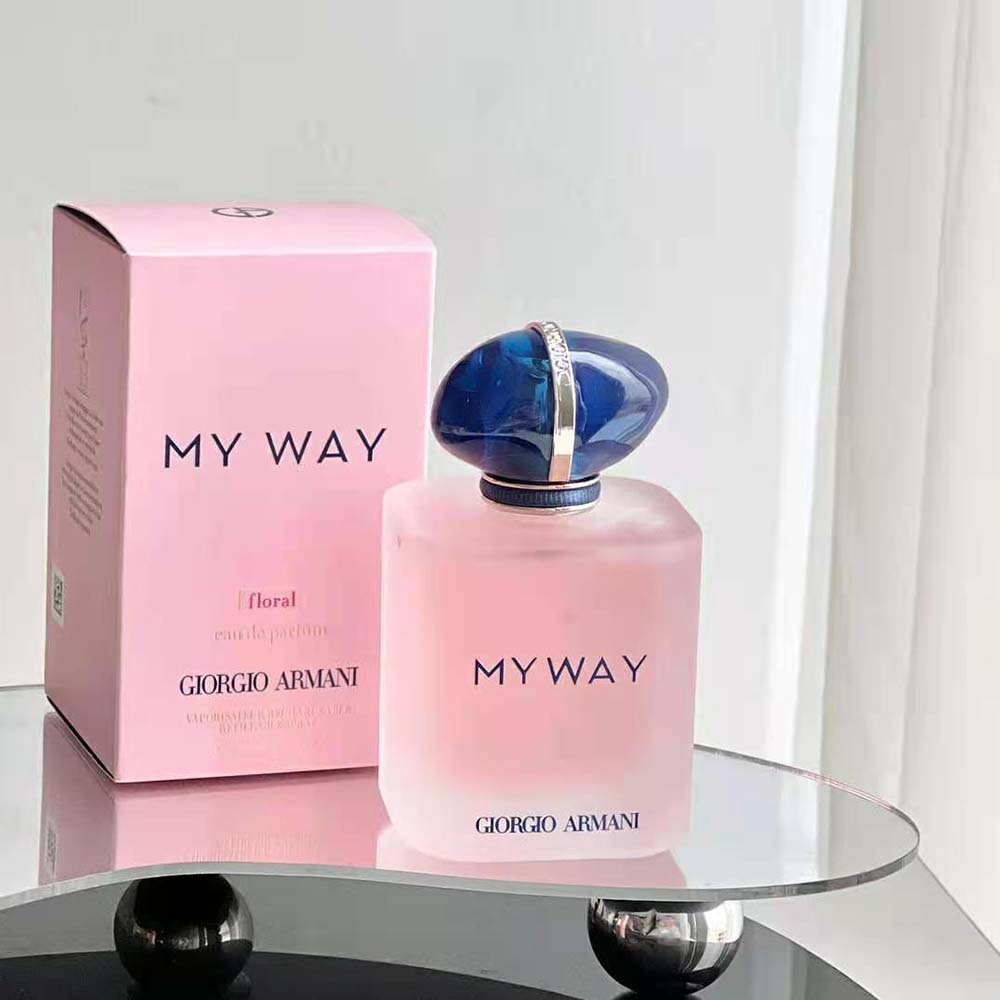 Close-up of spray nozzle on Armani Women My Way Eau de Parfum